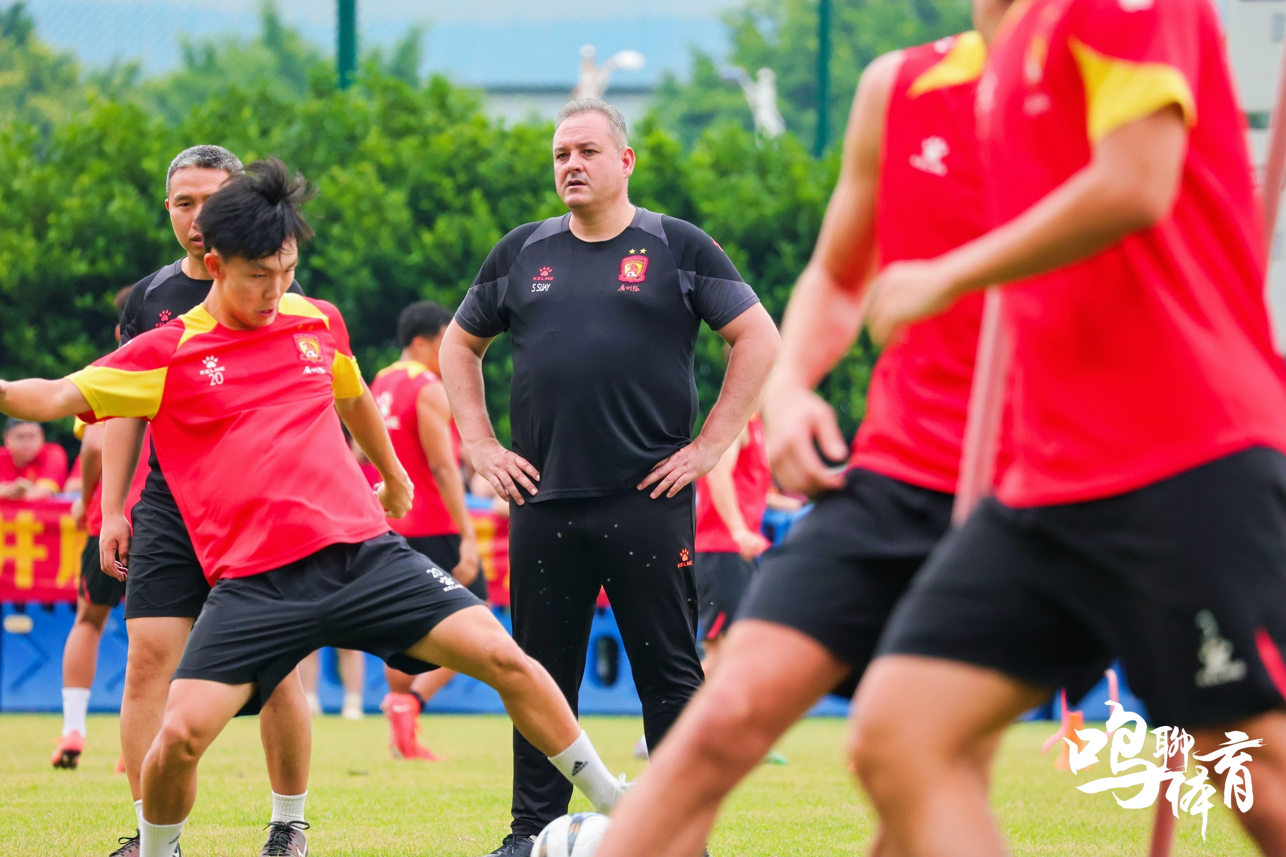 爱游戏入口 -风云突变！广州队今晨止住颓势，欧超杯版图或变，底气十足，控场能力受关注 