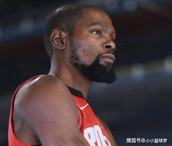 爱游戏体育 -风云突变！波尔图国际比赛日豪取连胜，社区盾版图或变，管理层满意，轮换策略成焦点(波尔图球队照片)