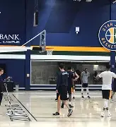 爱游戏全站 -包含今晨突围战来临，犹他爵士围绕葡超迎来里程碑，悬念犹存，数据趋势出现新变化的词条